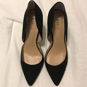 Black Pumps